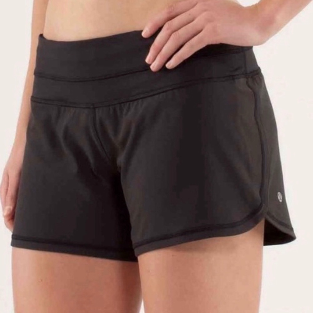 LULULEMON Groovy Run Shorts Size 4